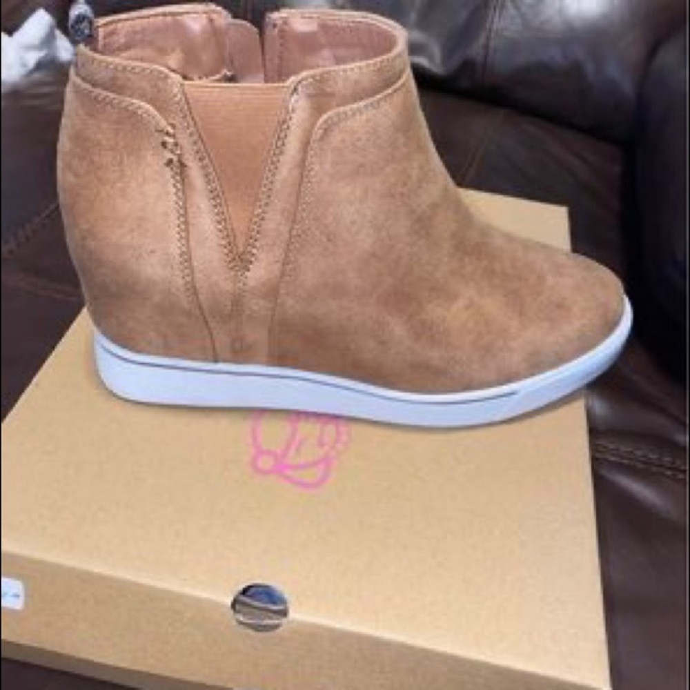 Sugar babies size 8 leather wedges